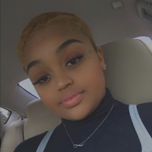 Meet your Posher, Iman